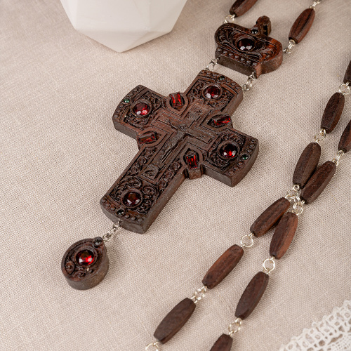 Крест наперсный "Наградной" деревянный резной, с цепью, 7,7х17,9 см фото 2
