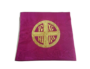 Илитон на престол красный из муара с вышивкой "Ника", 80х70 см (атласный шелк)